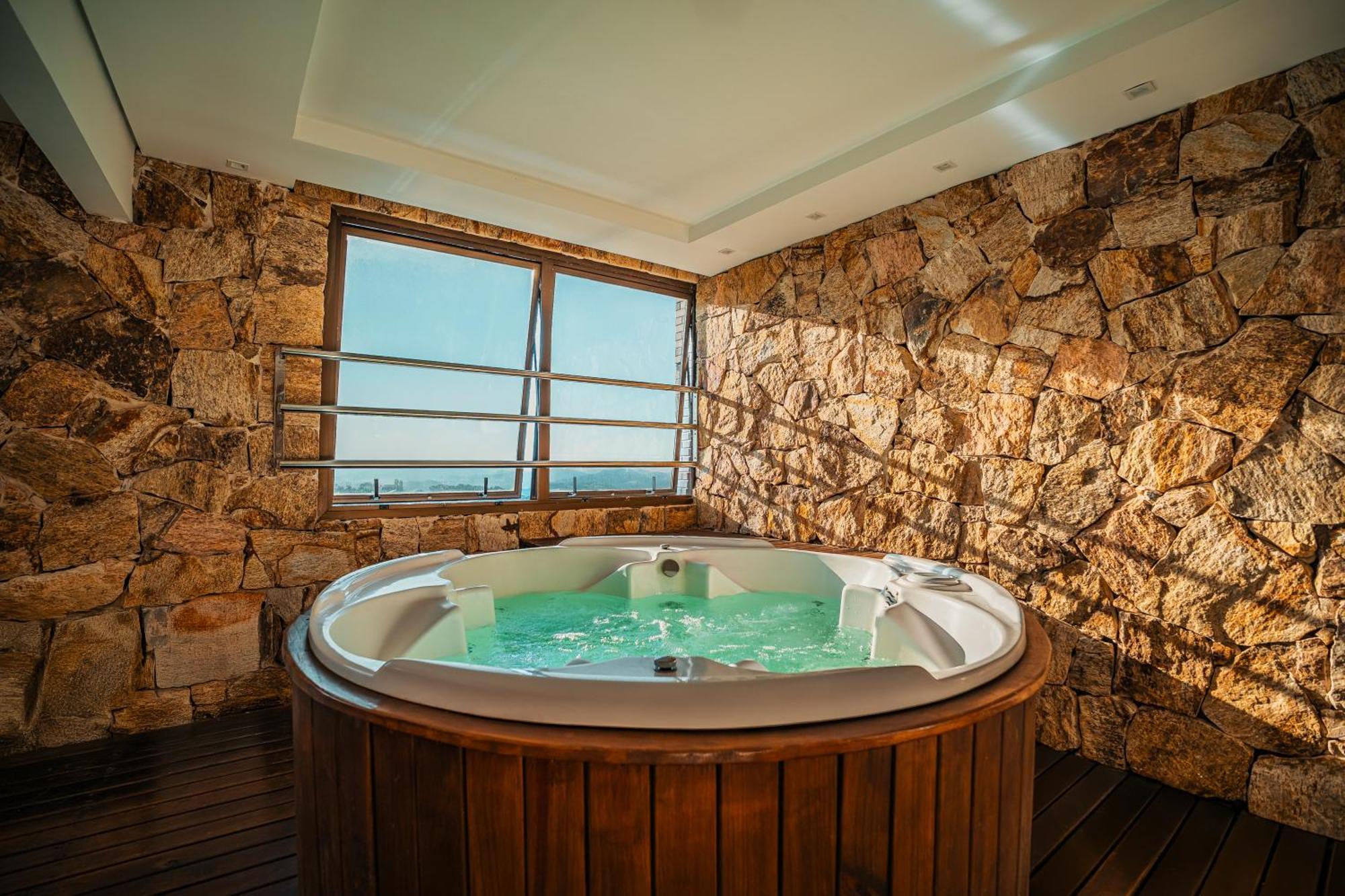 Hotel Laghetto Bento 4*